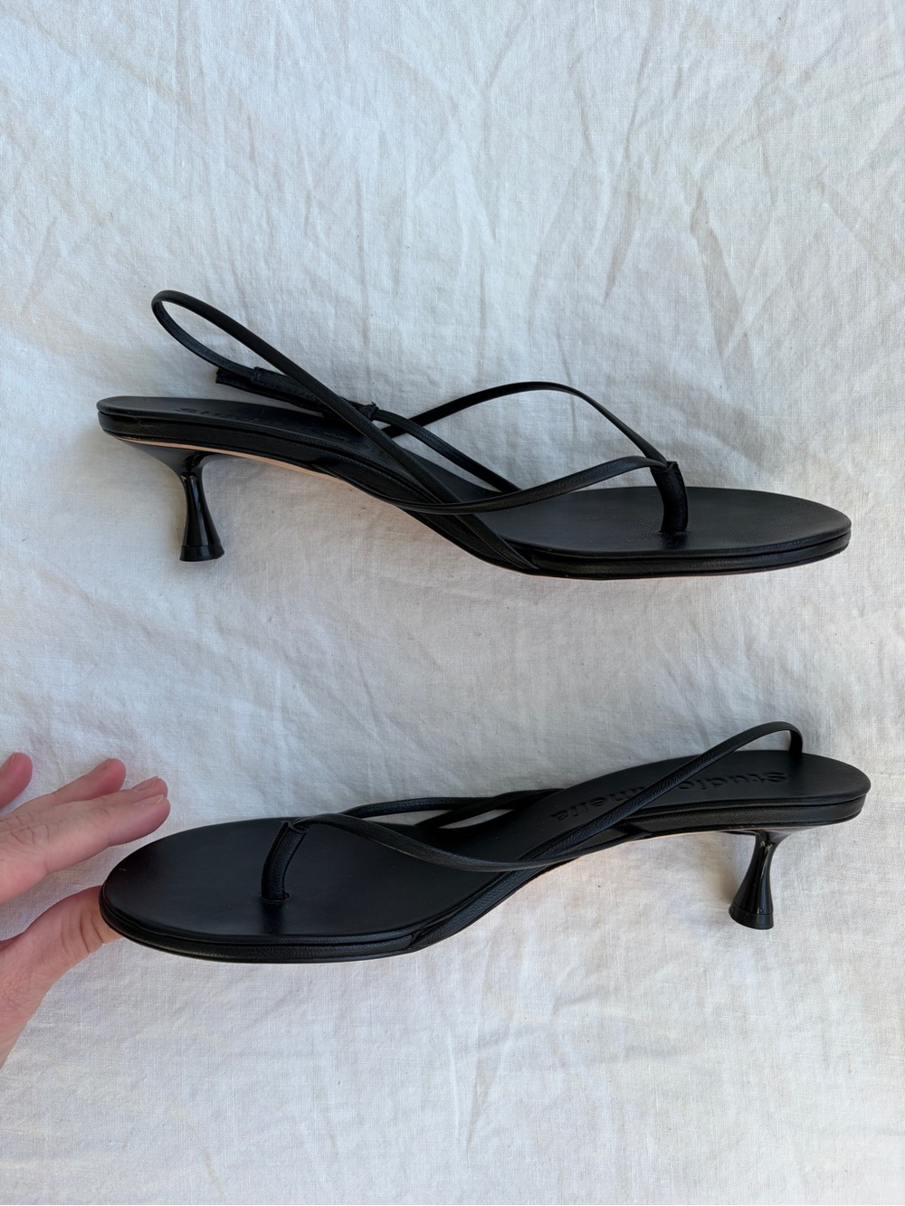 Studio Amelia Wishbone 50 Leather Skinny Strap Flip Flop Kitten Heels Black - Picture 5 of 10